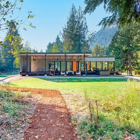 Waterfront Cabin At White Pass And Mount Rainier National Park Villa